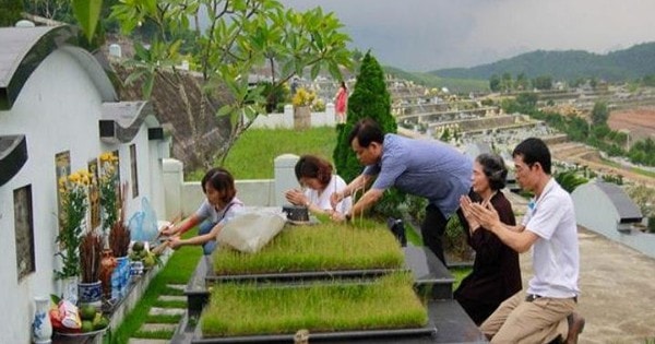 Nghi thức đi tảo mộ và cúng ban thờ báo cáo tổ tiên Tết Thanh minh chuẩn phong thủy để cầu tài lộc, bình an