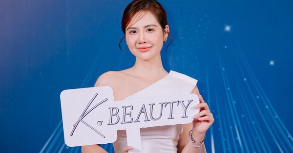 Huyền Lizzie diện váy trắng đẹp tinh khôi đi dự sự kiện