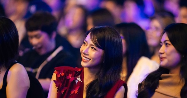 Phan Mạnh Quỳnh nịnh vợ trước hàng nghìn khán giả