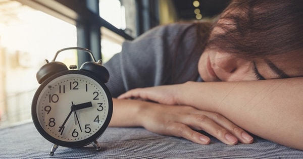 Nếu bạn cứ ngủ trưa như thế này, coi chừng rước họa... vào tim!