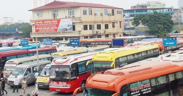 Giá vé máy bay tàu hỏa tăng cao, xe khách giữ nguyên dịp lễ 30/4-1/5