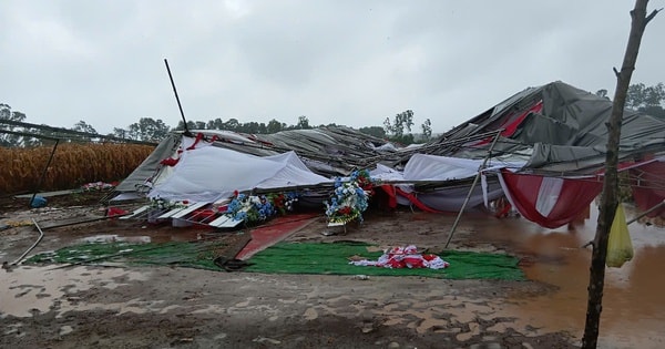 Gió lốc bất ngờ làm rạp cưới đổ sập ở Quảng Trị