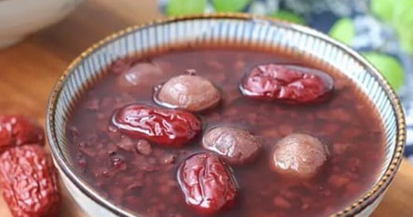 Cách nấu món cháo chữa tóc bạc sớm, tóc gãy rụng từ gạo nếp cẩm và táo đỏ