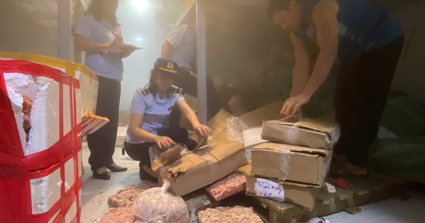 Đón lõng xe tải đang lưu thông, hàng ngàn sản phẩm sữa bột, thực phẩm chức năng và thực phẩm bẩn được ngăn chặn