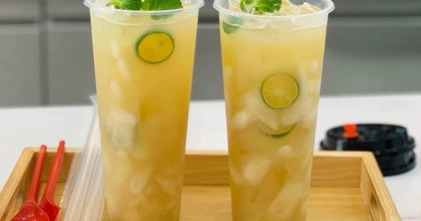 Đồ uống thanh nhiệt siêu hót được làm từ một loại quả chính vụ ngày hè bán đầy chợ Việt, chỉ từ 30.000 đồng/ly