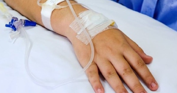 Cô gái 21 tuổi suýt mất mạng vì sốt xuất huyết từ dấu hiệu nhiều người Việt bỏ qua