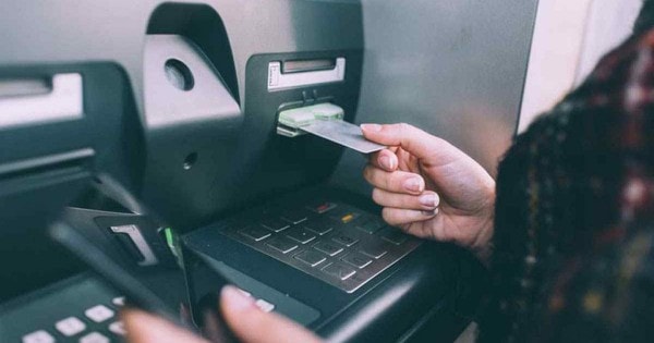 Ngân hàng VietinBank cảnh báo nóng tới toàn bộ khách hàng: Cần làm gì khi rút tiền bằng thẻ ATM?