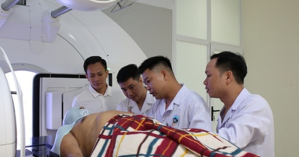 Chuyên gia Bệnh viện Trung ương quân đội 108 trực tiếp về hỗ trợ về xạ trị tại Hà Tĩnh