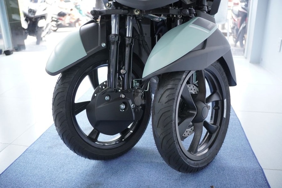 Cận cảnh mẫu xe tay ga Yamaha có bánh kép độc lạ