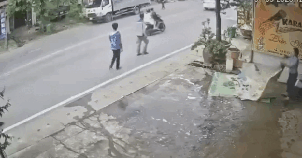 Phóng 'bạt mạng' trên đường, xe máy tông trúng 3 người đi bộ ở Tuyên Quang