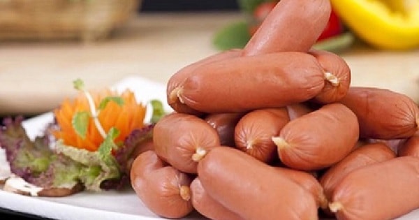 Nhân vụ lùm xùm thịt lợn C.P, chuyên gia nói gì về tác hại khi ăn phải thịt và xúc xích, sản phẩm chế biến sẵn 'bẩn'?