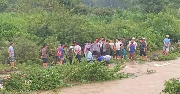 Cô gái bị lũ cuốn tử vong khi đi xe máy qua suối ở Hòa Bình