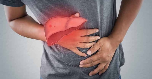 Người phụ nữ tổn thương gan nghiêm trọng do hằng ngày uống loại nước thịnh hành