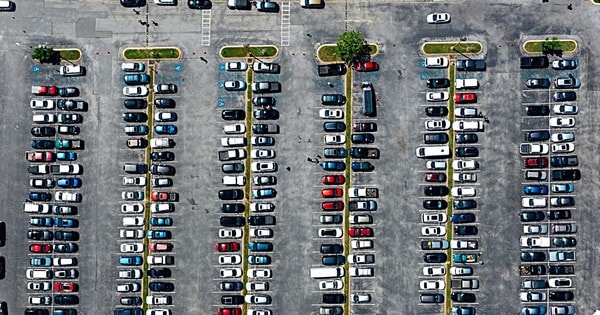 Đề xuất miễn phí đường bộ cho ô tô 'nằm bãi' trên 30 ngày