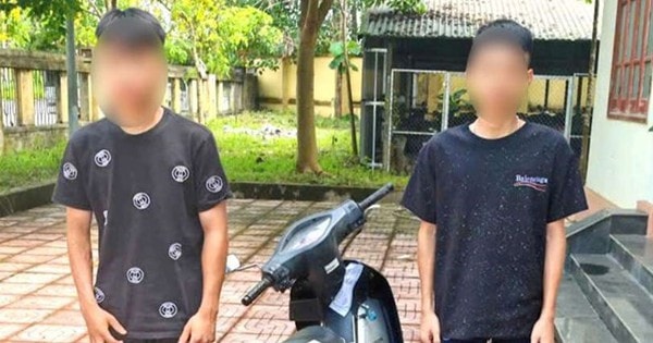 Phạt 2 thanh niên 'bốc đầu' xe máy rồi khoe trên Facebook
