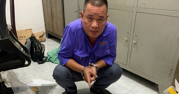 Bắt 2 đối tượng tàng trữ, mua bán vũ khí quân dụng