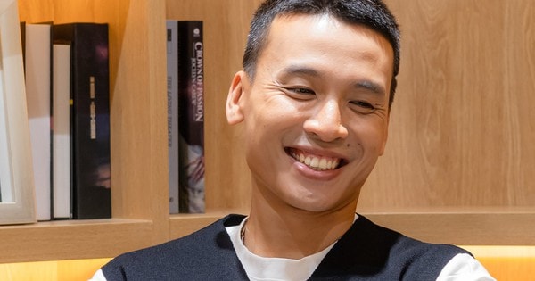 Chuyện chưa kể về nam phóng viên bỏ nghề thành ca sĩ của nhóm nhạc số 1 Việt Nam