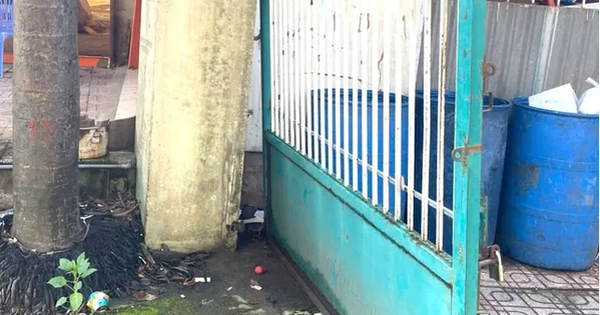 Trộm khiêng cả cổng, cuỗm 6 xe máy của sinh viên trong ký túc xá