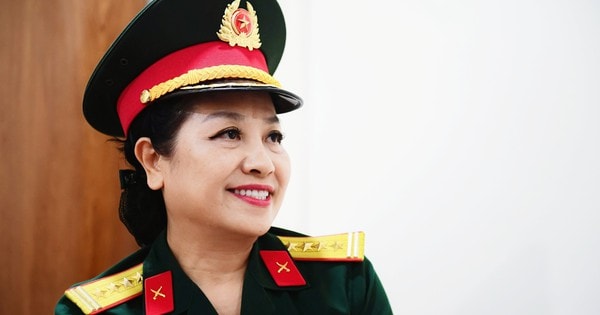 Chuyện chưa kể về NSND Thu Hà - nữ giảng viên mang hàm Đại tá