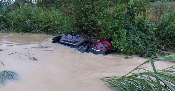 Lái xe theo Google Maps, ô tô chở 5 người bị lũ cuốn trôi ở Tuyên Quang