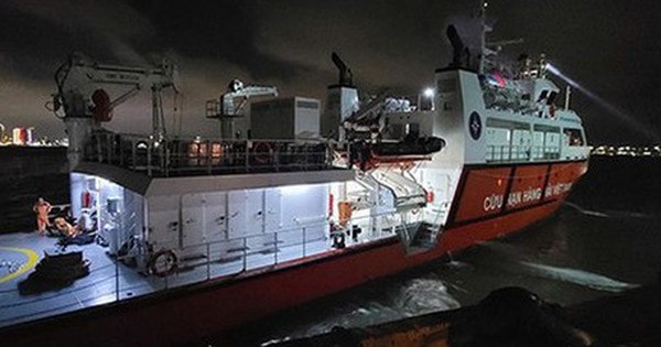 Bình Định: Cứu nạn khẩn cấp ngư dân bị liệt nửa người khi hành nghề trên biển