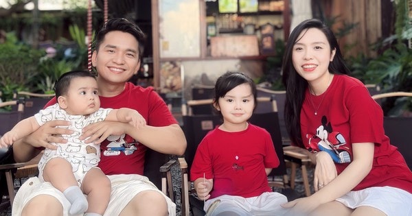 Nam MC có tên đặc biệt nhất VTV khoe bộ ảnh gia đình, biểu cảm 2 nhóc tỳ khiến fan thích thú