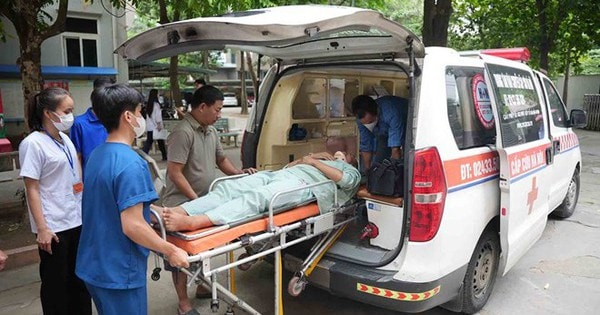 Nam sinh gãy xương sườn, tràn dịch màng phổi vẫn nỗ lực hoàn thành Kỳ thi tốt nghiệp THPT 2025