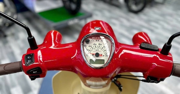 Xe số 110cc Honda Super Cub đẹp cổ điển có ABS, xịn hơn Future về Việt Nam có giá ra sao khiến dân tình xôn xao?