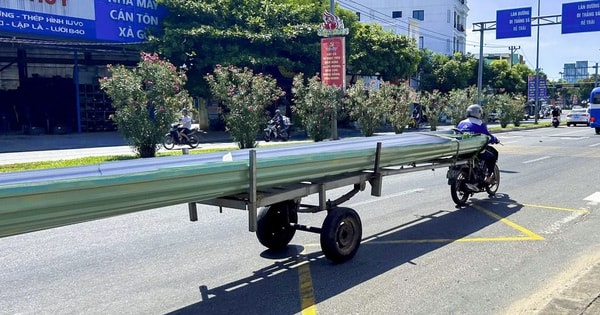 Hiểm họa rình rập từ xe ba gác chở cồng kềnh trên đường phố