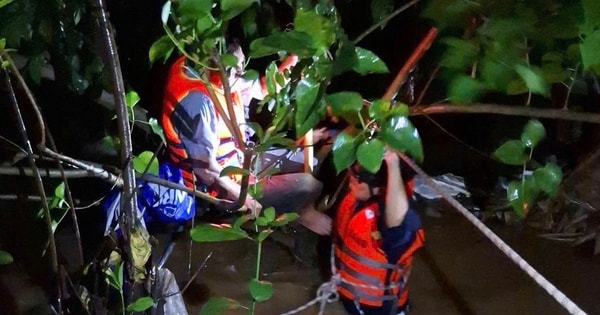 Cứu người đàn ông bị nước cuốn trôi xuống cống ở Đà Nẵng