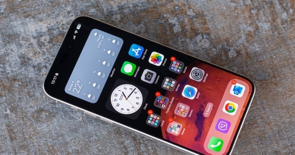 Giá iPhone 14 Pro Max, iPhone 15 Pro Max, iPhone 16 Pro Max mới nhất giảm sốc, rẻ chưa từng có, cực dễ mua dù iPhone 17 sắp ra