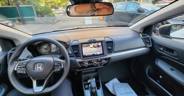 Giá lăn bánh Honda City mới nhất giảm sốc, rẻ chưa từng có khiến Hyundai Accent, Toyota Vios 'toát mồ hôi' giữ doanh số