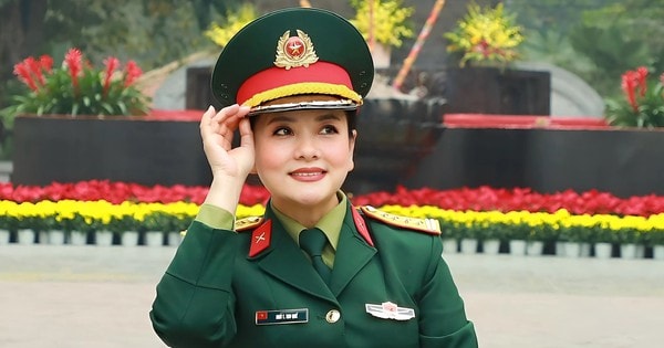 NSND Thu Quế mang quân hàm Đại tá đón niềm vui mới ở tuổi 56