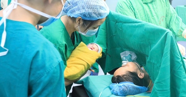 2 bệnh viện đầu ngành chạy đua cứu sống mẹ con sản phụ mắc căn bệnh nguy hiểm