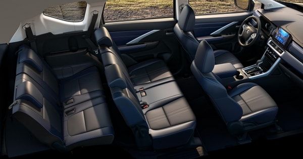 Giá lăn bánh Mitsubishi Xpander Cross chạm đáy, rẻ chưa từng có, SUV hạng B rẻ nhất, Suzuki XL7 hụt hơi với doanh số