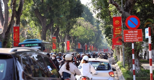 Chuẩn bị cấm xe máy xăng vành đai 1: Hà Nội đầu tư hạ tầng trạm sạc xe điện, tuyến buýt, trạm dừng đỗ như thế nào?