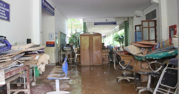 Nghệ An: Trung tâm Y tế Tương Dương tan hoang sau lũ