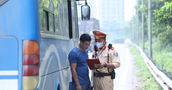 Xe hợp đồng 'lách luật', doanh nghiệp tuyến cố định kêu trời vì bất công