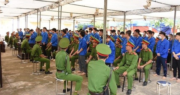 Hơn 100 bị cáo hầu tòa trong vụ án đòi nợ thuê