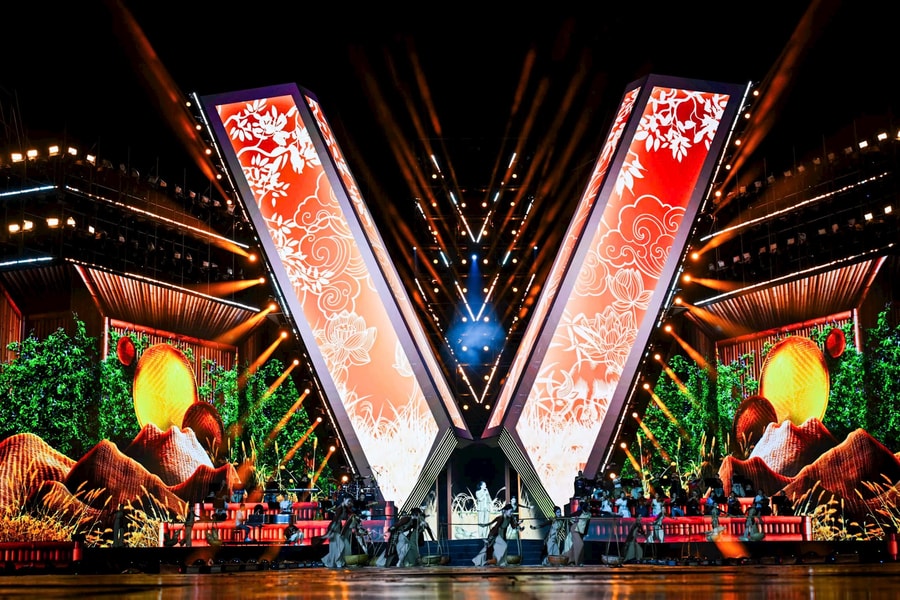 Mỹ Đình rực sáng, sẵn sàng cho đêm diễn ‘Tổ quốc trong tim’