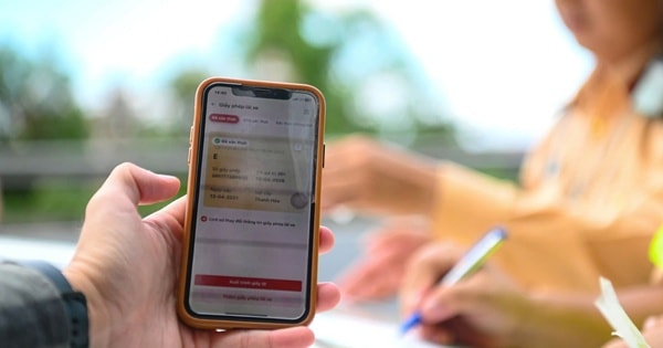 Người dân có thể báo thẳng Cục trưởng Cục CSGT nếu cán bộ CSGT không chấp nhận GPLX điện tử