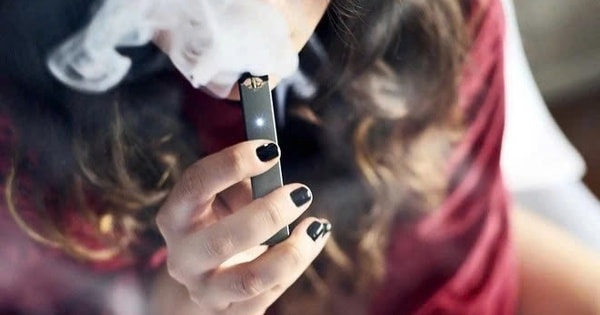 Cô gái ngưng tim sau 2 năm sử dụng thuốc lá điện tử