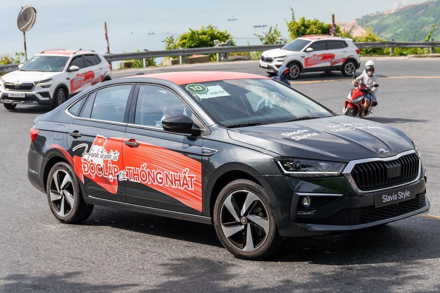 Mẫu sedan Skoda Slavia chưa ra mắt bất ngờ tham gia hành trình xuyên Việt