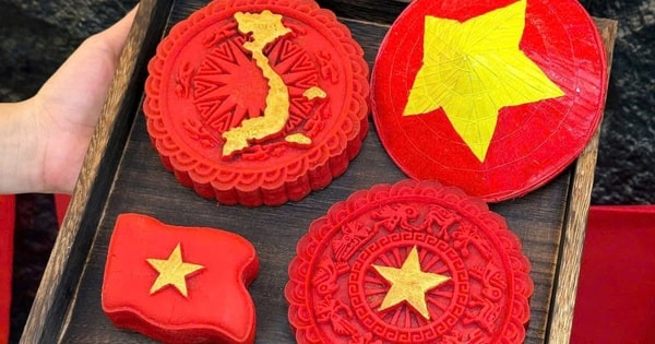 Bánh Trung thu 'cờ đỏ sao vàng' lan tỏa niềm tự hào dân tộc trên mạng xã hội