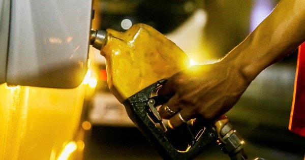 Giá dầu giảm do lo ngại nhu cầu tại Mỹ suy yếu sau mùa Hè