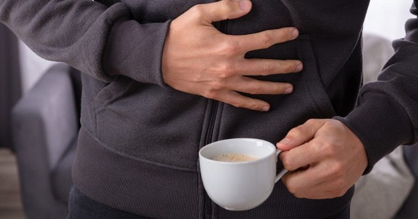 Điều gì xảy ra khi chúng ta uống cà phê lúc đói?