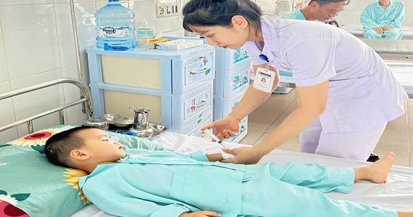 Dị vật pin 'cúc áo', hiểm hoạ khôn lường cho trẻ nhỏ