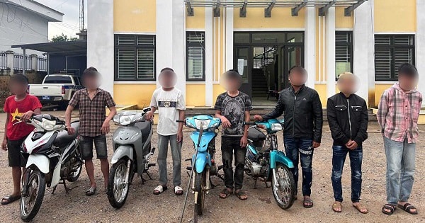 Xử lý nhóm thanh thiếu niên mang dao phóng lợn gây rối trật tự công cộng