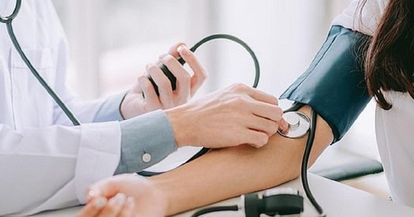 Người bệnh tăng huyết áp có nên uống nước gừng?