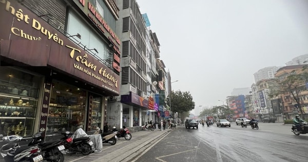Giá nhà mặt phố Hà Nội 'leo thang': Có nơi rao bán hơn 2 tỷ đồng/m²